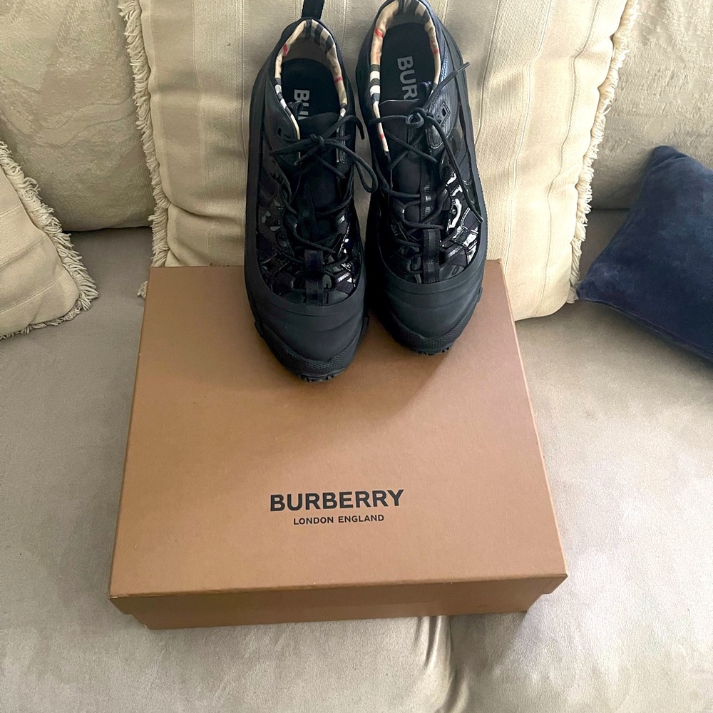 Burberry Mens Low Top Sneaker - Picture 1 of 5